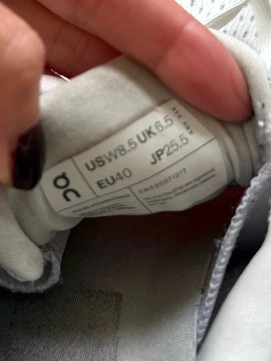 CLOUD X 4 - WOMENS 8.5 ivory sand color gently used - Picture 9 of 11